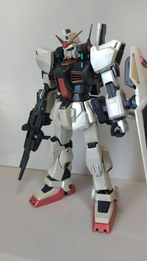 ガンダムマーク２–2枚目/制作者：鈴木 英介