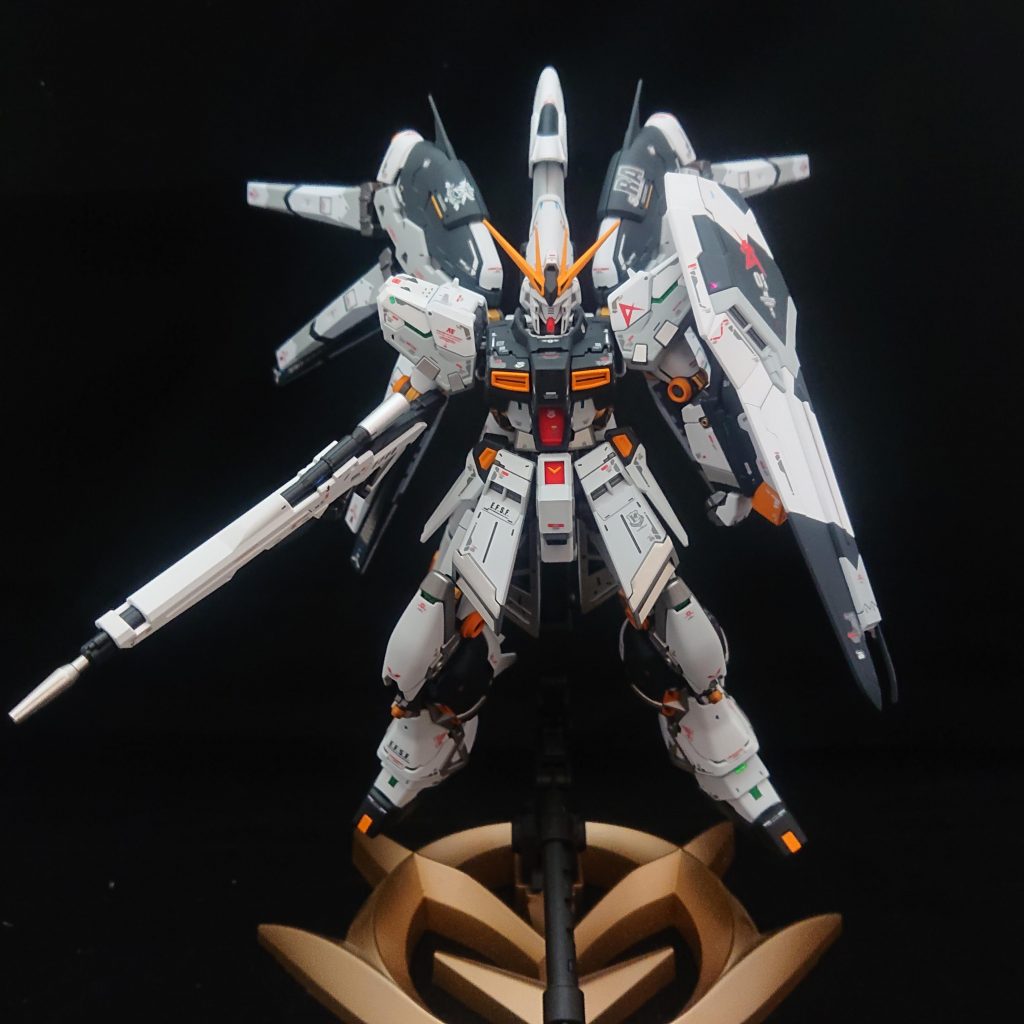 RG 1/144 Hi-vガンダム–3枚目/制作者:二丁目のババア