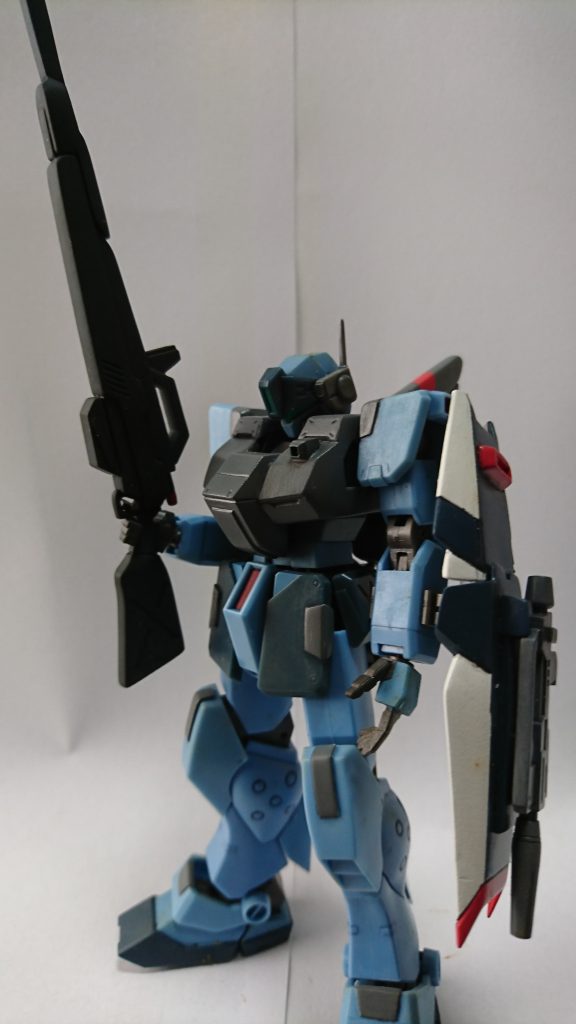 ライフルはスナイパーにジャンク足し。シールドに予備のライフル、マウントしてます。