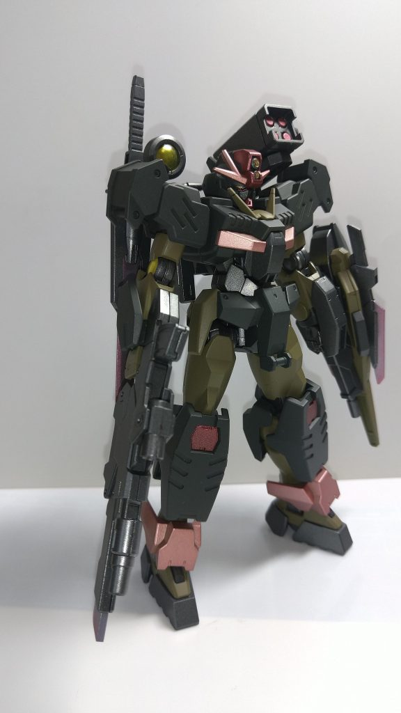 ガンダムダブルオーコマンドクアンタ–2枚目/制作者：鈴木 英介