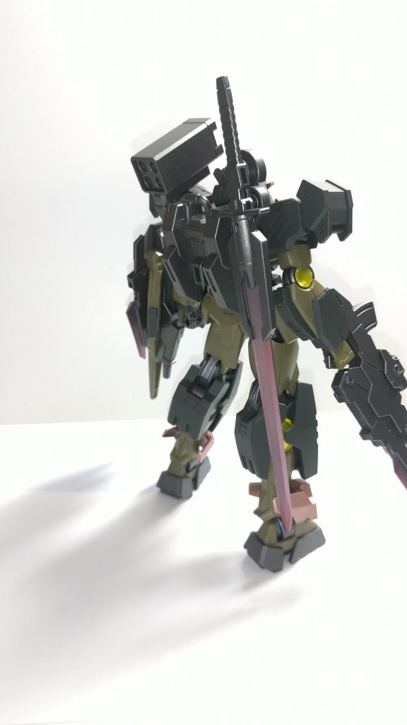 ガンダムダブルオーコマンドクアンタ–5枚目/制作者：鈴木 英介