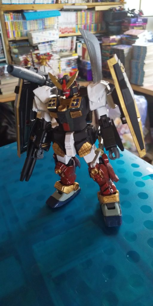 hgジムストライカーがベースで顔は、egガンダムで、BB将頑駄無を、着せました。