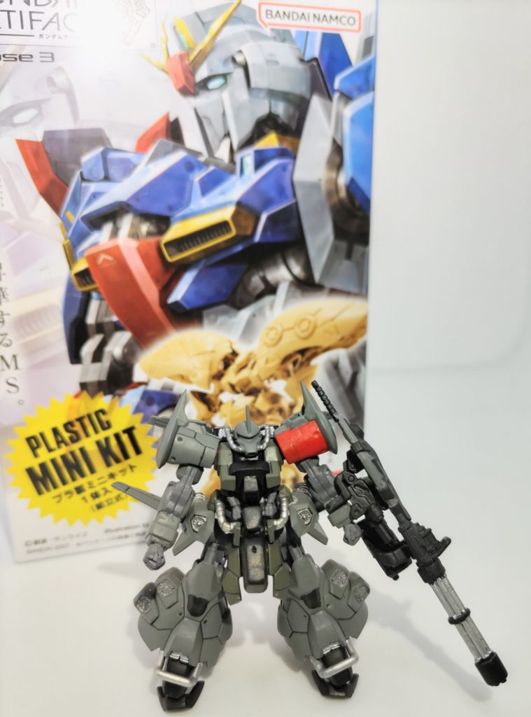 ゲート処理→合わせ目消し→エアブラシ塗装→筆塗り→スミ入れ→トップコート（つや消し）