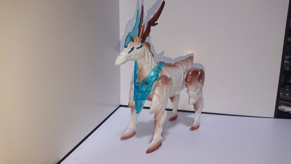 どう見てもただの馬ですw頭の角はウォーロックイージスの足部分のものを取り付けてます。