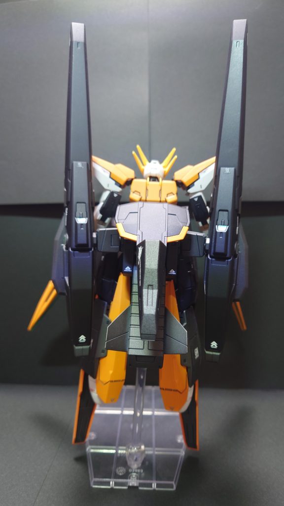 ポージング取らそうと思ったのですがデカすぎるのと塗装剥げる恐怖とで断念・・・