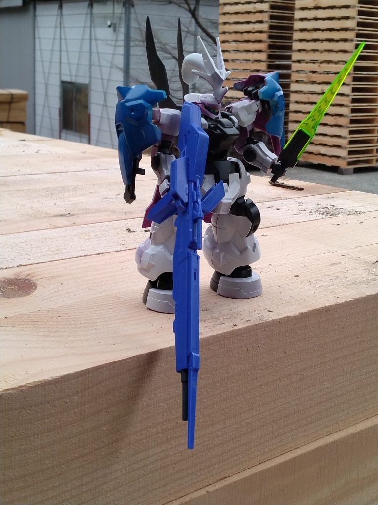 ハイメガランチャーを装備しても違和感ない。