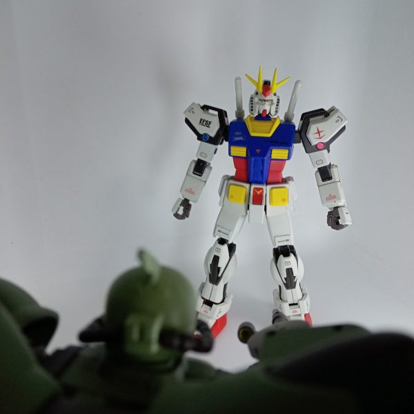 ♯1  て、敵のモビルスーツが動きだしました！