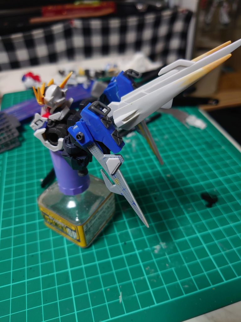 バックパックにはダンタリオンの脚部パーツに色々はりはりしてスラスターにしテイルブレードを2本追加しました!