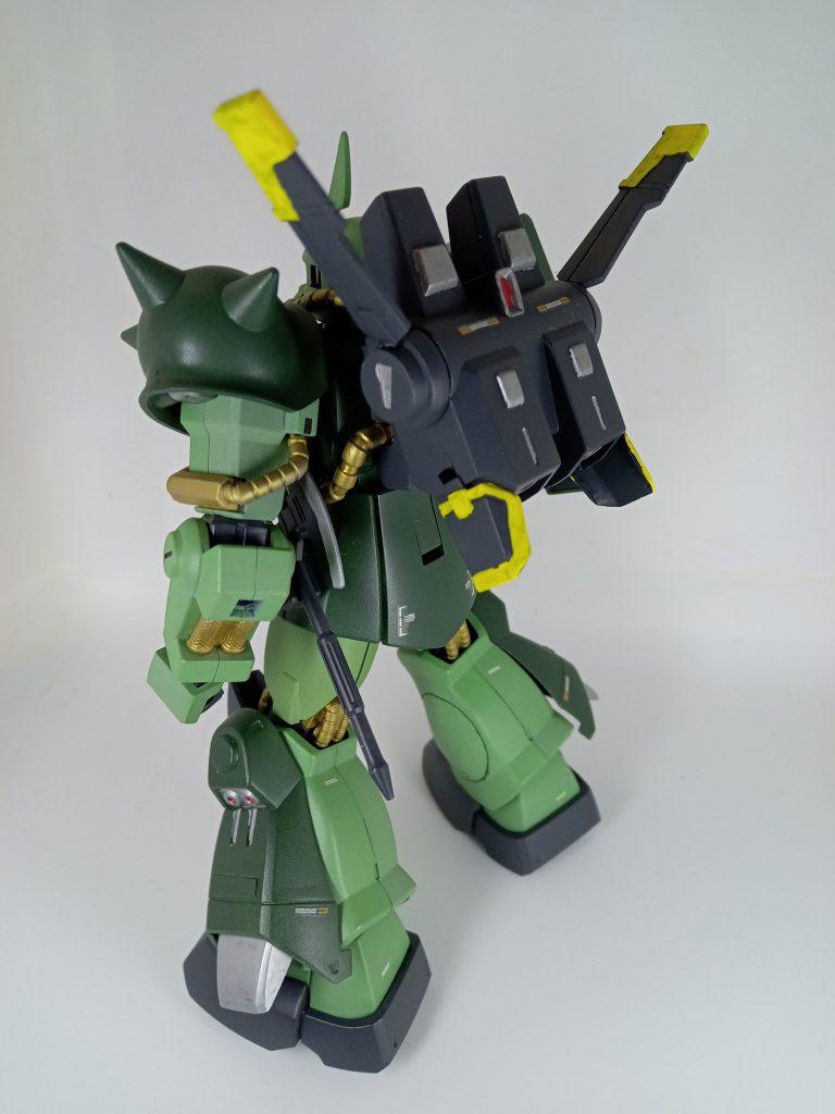 ハイザックのバックパックをランドセルの上にくっつけてあるだけです。