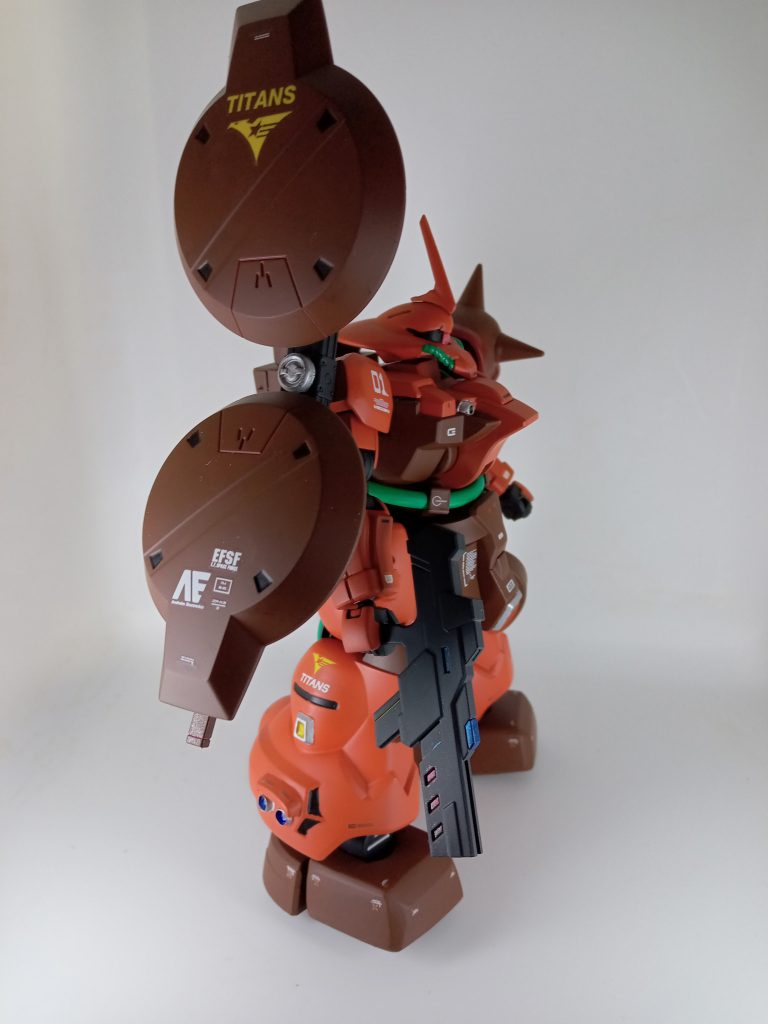 シールドが2枚あったのでちょうどいいかなと思って付けてます。