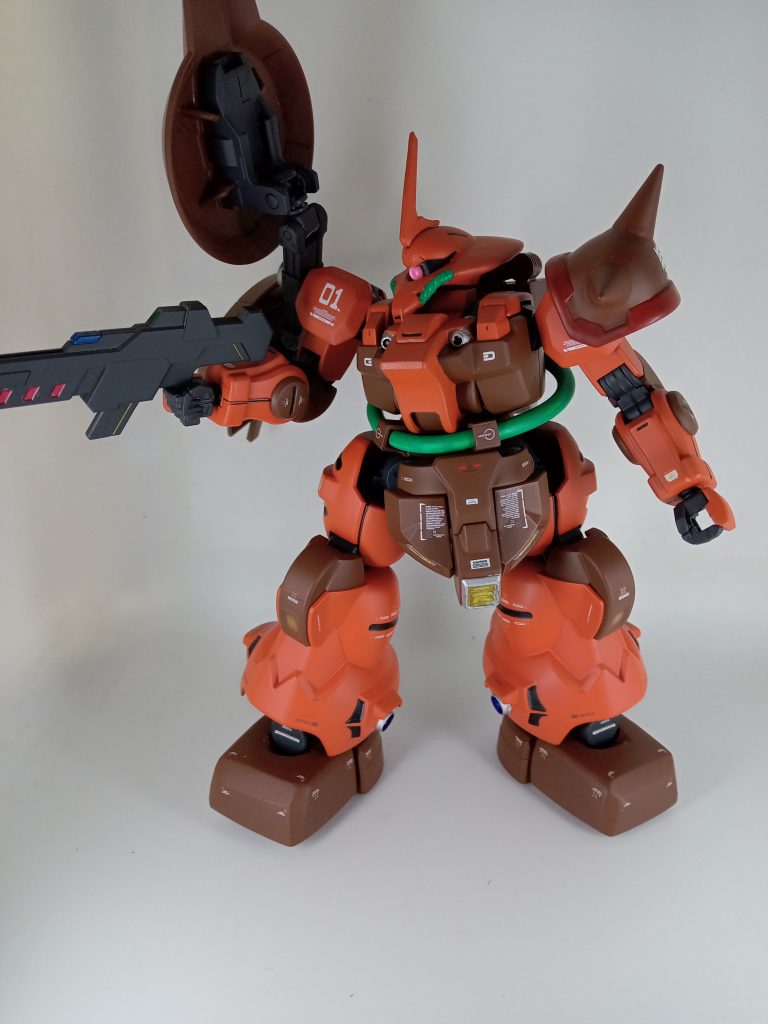 頭部の排気ノズルと動力パイプはガルバルディリベイクの余りを付けてます。