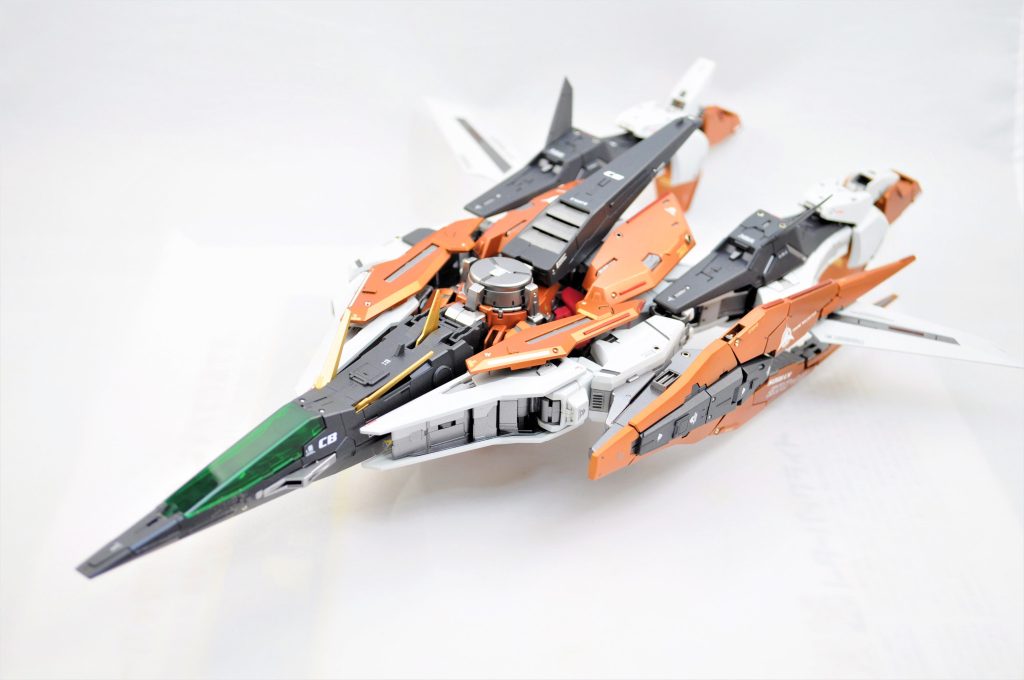 MA形態。ホワイトとブラックにはクレオスのクリアシルバーをかぶせてあります。