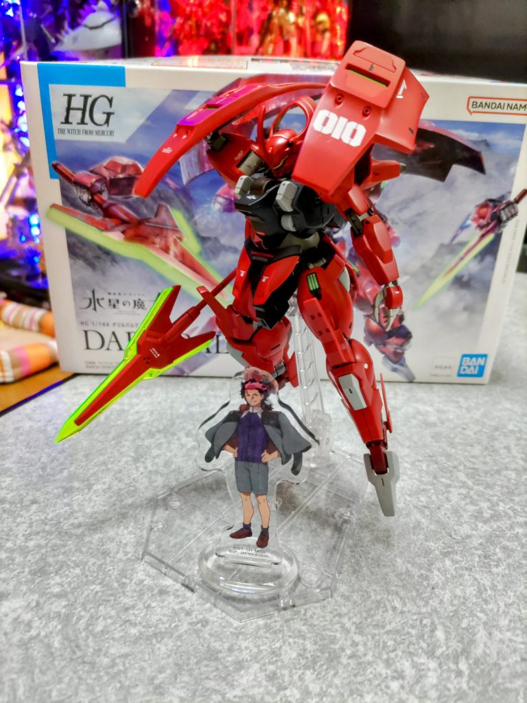 デザインを初めて見たときにレプラカーンに見えたのは自分だけではないと思います。肩の盾がオーラコンバーターに見えちゃったんですよね。