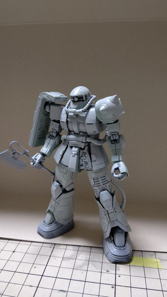 サフ状態です。元々のディテールが多いのでスジボリは彫りなおしがメインです。ヒケ取りの方が大変でした