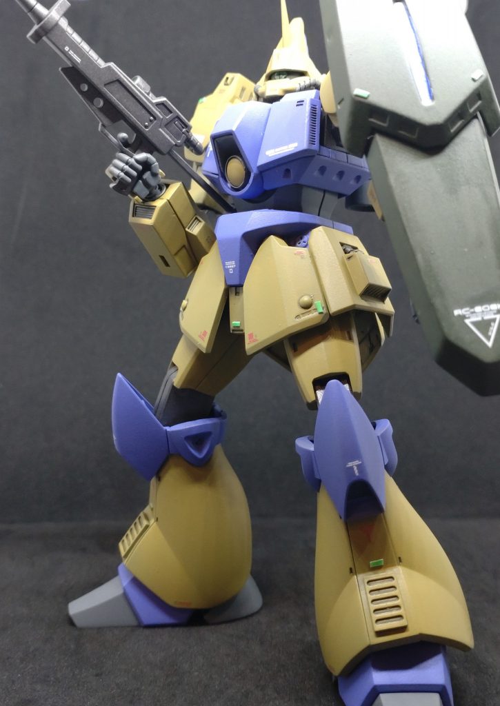 シールドの塗装がムラになってしまった。