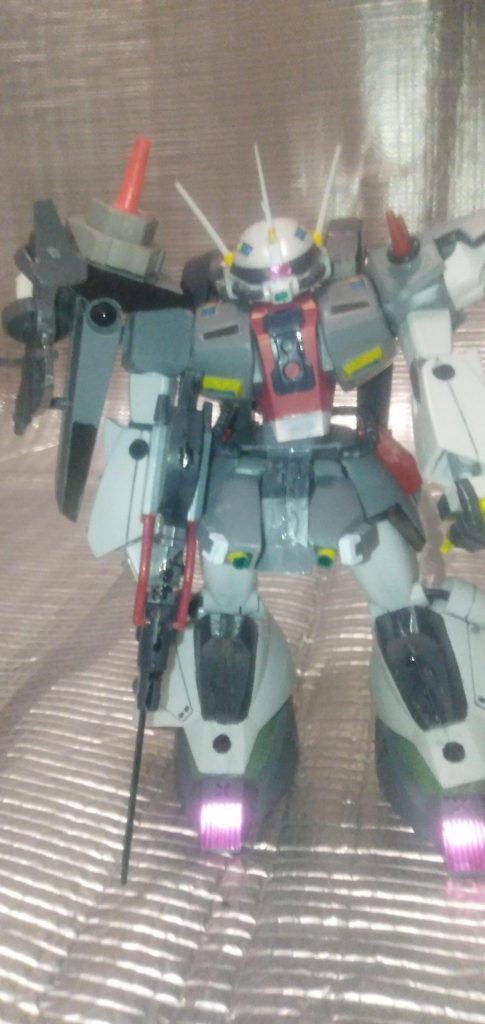 中型ビーム砲を可動式にしました。