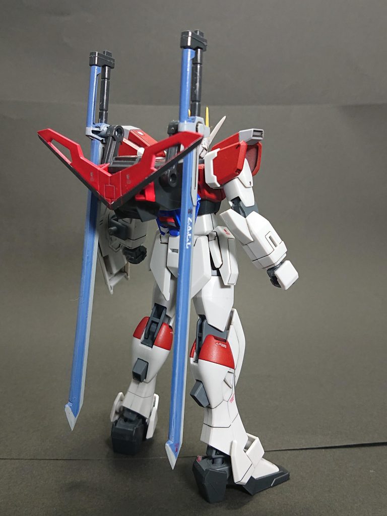 プレバン版ではビームブーメランが大型化していたり、エクスカリバーが長かったりとカッコよくなっています。が、FG版を使っているので、っぽくなるように塗り分けをしてみています。