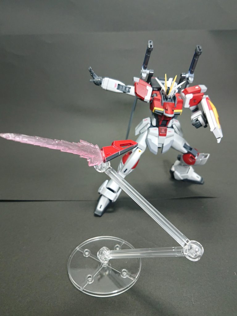 が、ブーメランは無加工では持たせられないので投擲風のみになります（笑）