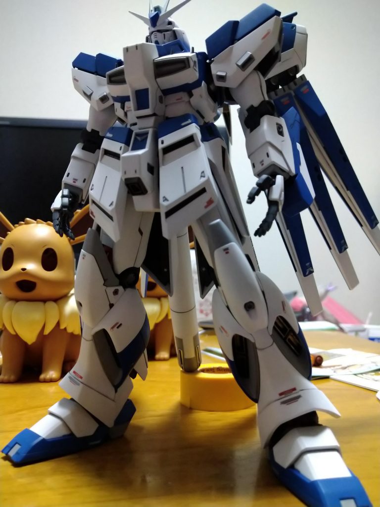 ガンプラ高騰前から積んであったν。なので、kaキラキラデカール付です。カラーリングはイロイロ混ざってます。