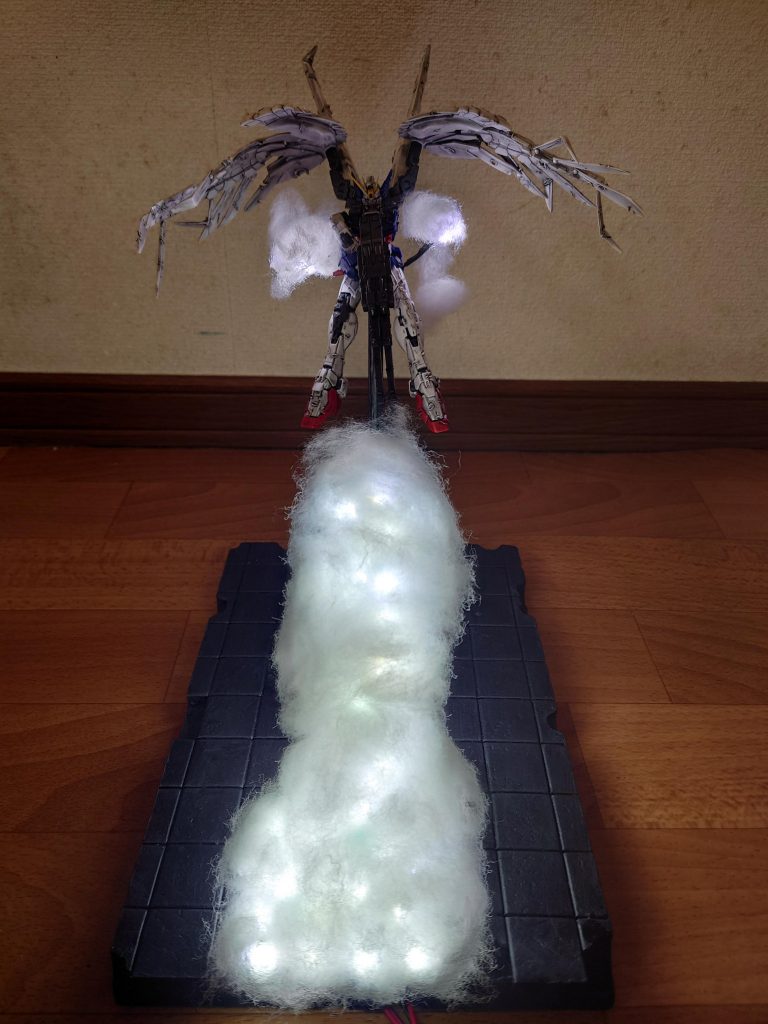 LEDを仮組みして点灯確認し、問題がなかったので塗装しました。