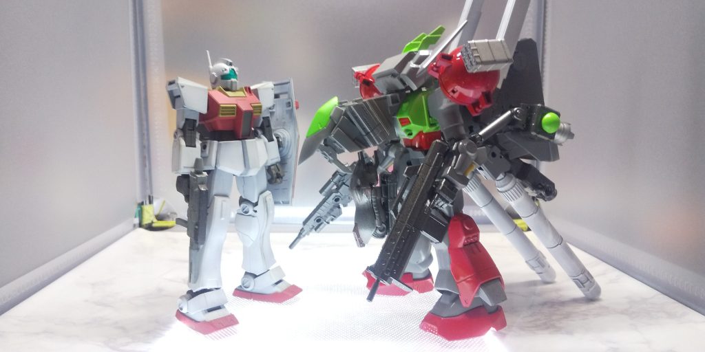 グリプス戦役のモビルスーツとラブラブツーショット。