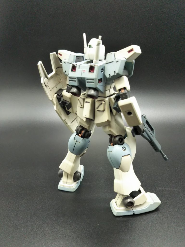 元々がほぼ単色なので白がはいるとガンダムっぽさが増しますね。