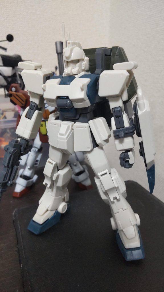 改修塗装前です。首を伸ばすとスッキリしますね。