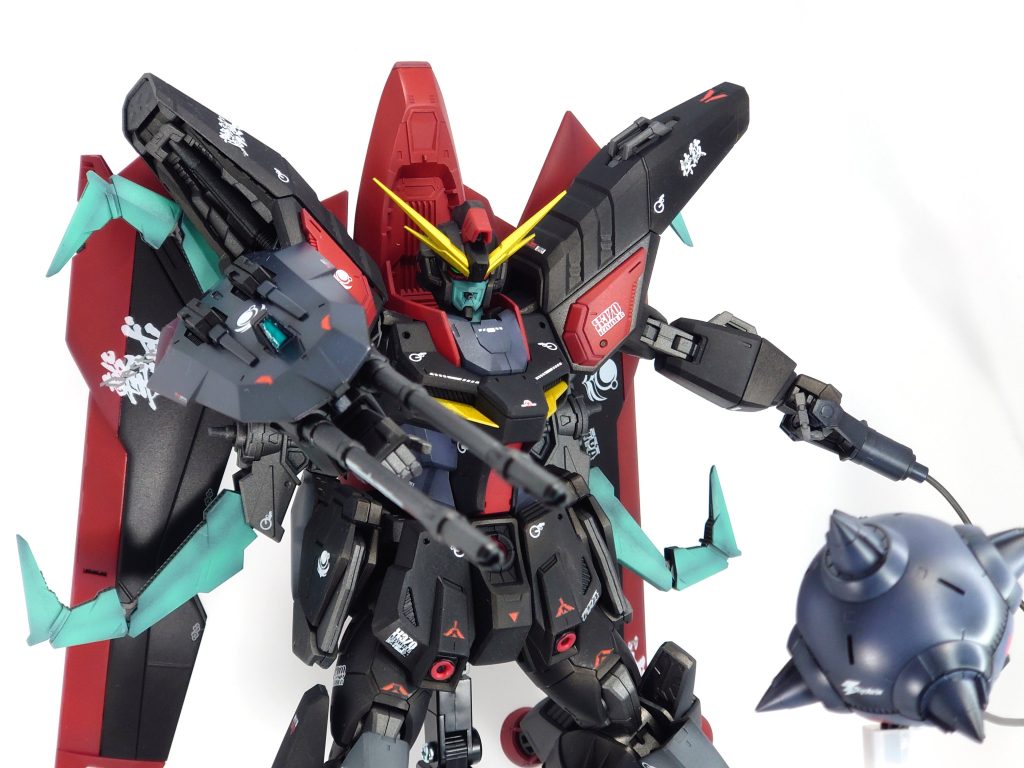 カラミティガンダムはまだ購入できていない為、一機寂しくケースで鎮座することになりますが、いずれ出るであろうフォビドゥンガンダムも揃えて飾りたいです😁ご覧いただきありがとうございます。