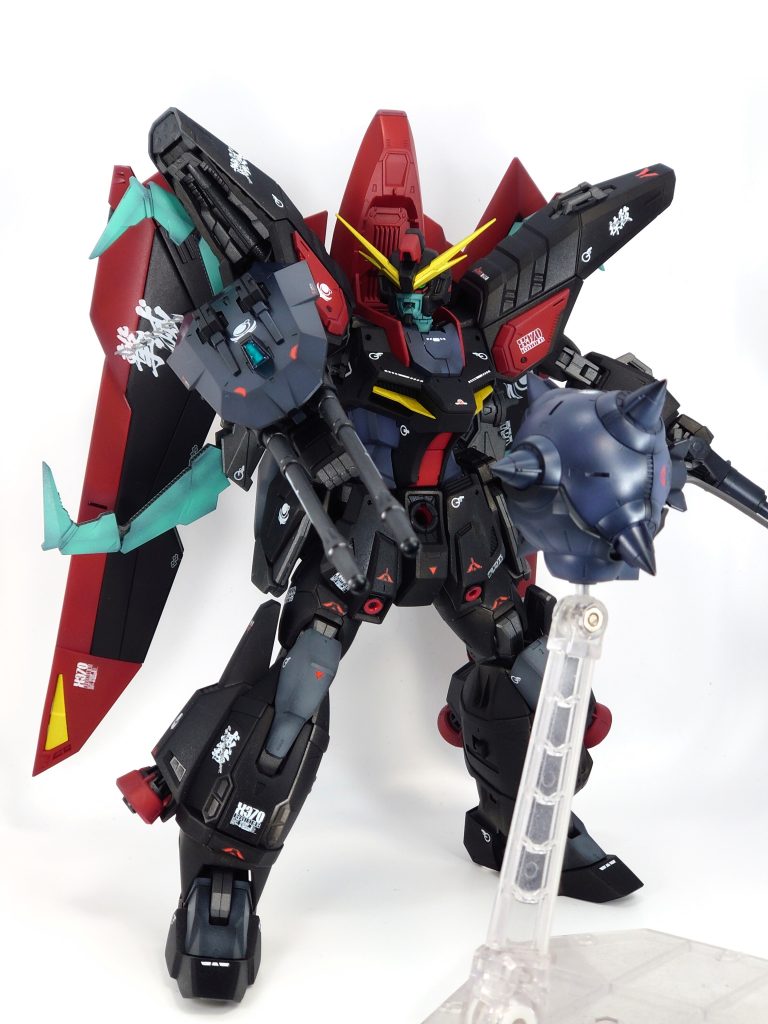 肩部や脚部が太く、ボンタン履いたヤンキー学生を思わせる見た目ですね笑