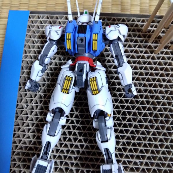 HGガンダムエアリアルの制作その５です。本体ができました。続いてシールドの塗装。（2枚目）