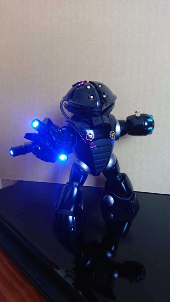 右手のコイルガンはミライト316で光らせてます。４つ購入しましたが１個壊してしまった💧