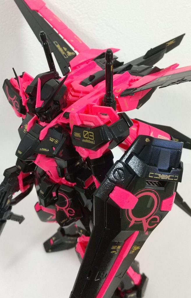 MG 1/100エールストライクガンダム リサーキュレーション/ネオンピンク MG 1/100 エールストライクガンダム Ver.RM [リサーキュ