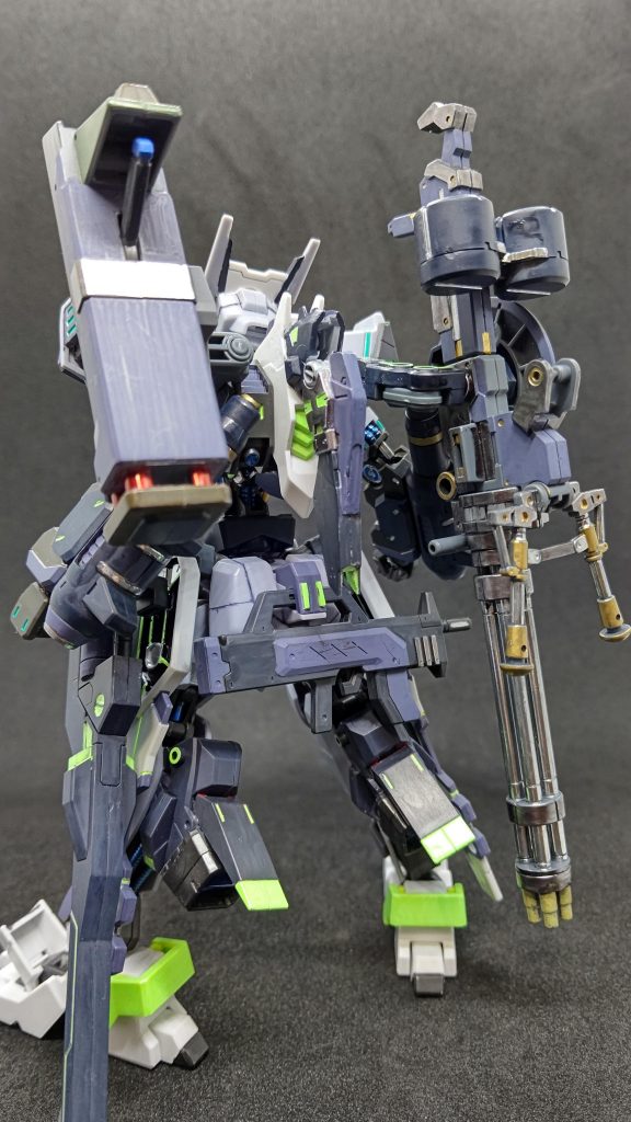 武装有りback多少、バックパックが重くてもアスモデウスは脚が大きいので自立しやすいです