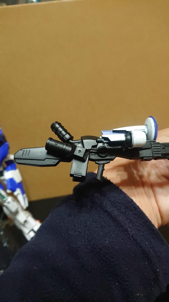 コトブキヤMSGのパーツとグレイズの装甲、ライフルも継ぎ足してます。