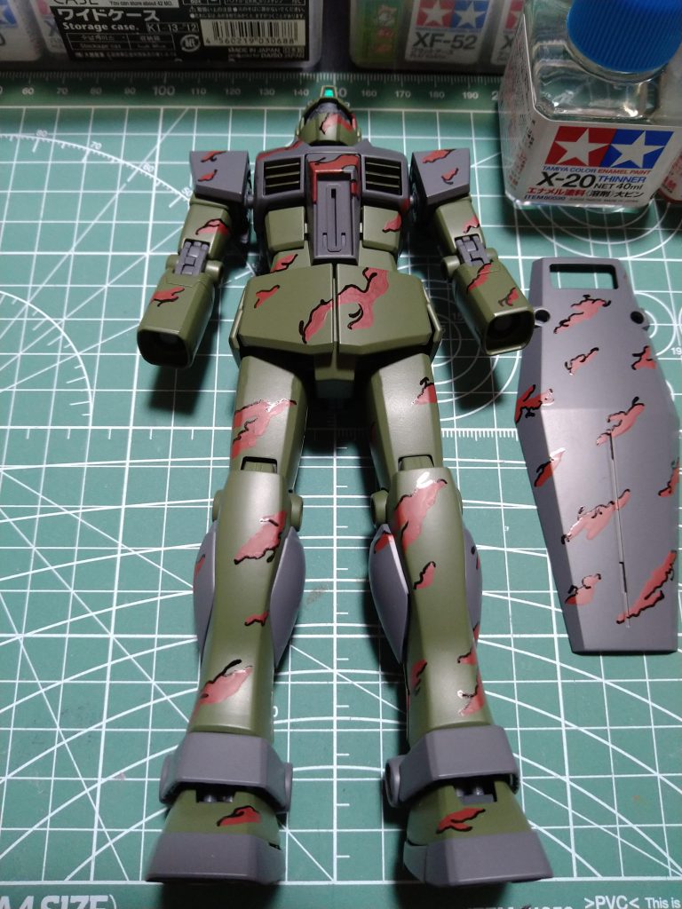 1色目を半分だけ黒でフチどり。普通はフチどりはしない様ですが、この黒がいい仕事をします(笑)