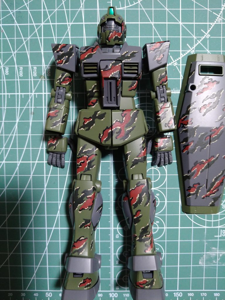 線・点模様を、明るめの塗料(今回はバフ使用)で気分良くチョンチョンお絵描き。あっという間に(大体3日)完成です!