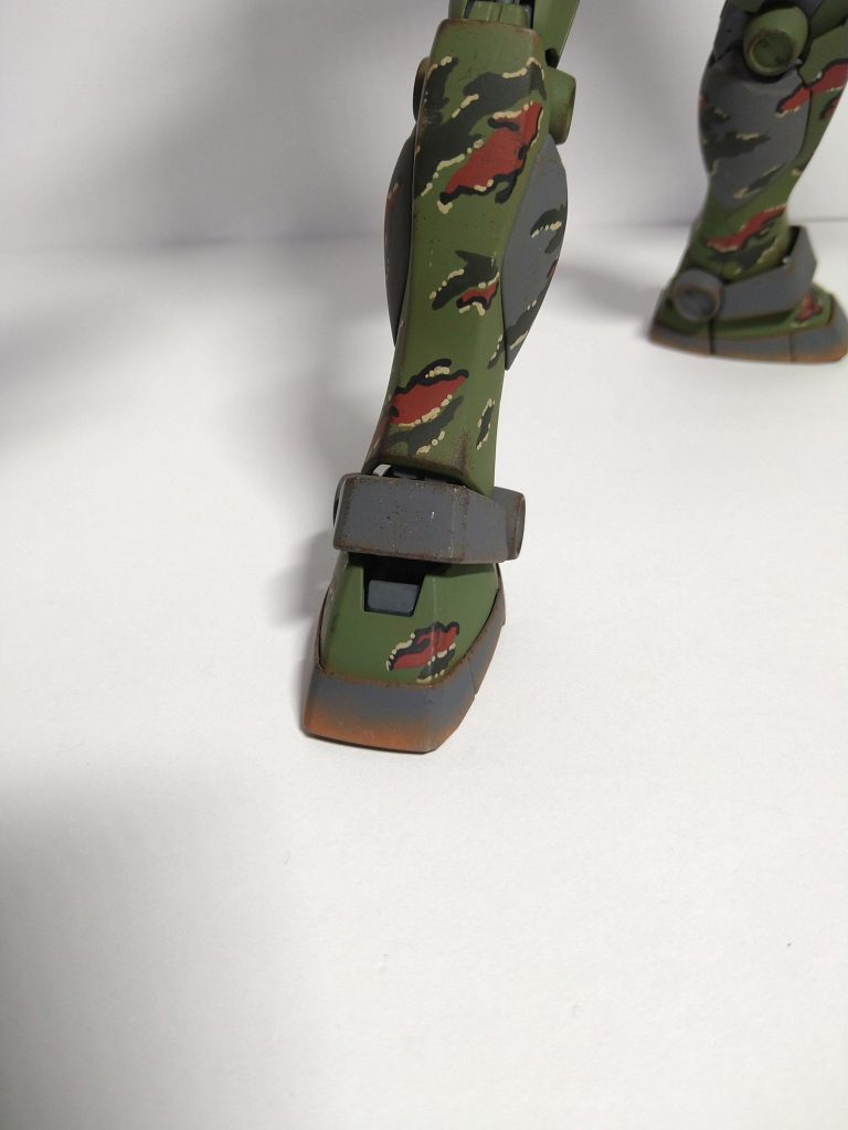 ブラジル辺りの土は赤土なんだそうで。なのでウェザリングは赤土中心のフィルタリングやタミヤ粉を中心に施してます。結構いい味が出たと思います。おヒマがあれば色んな画像を拡大してみて下されば!