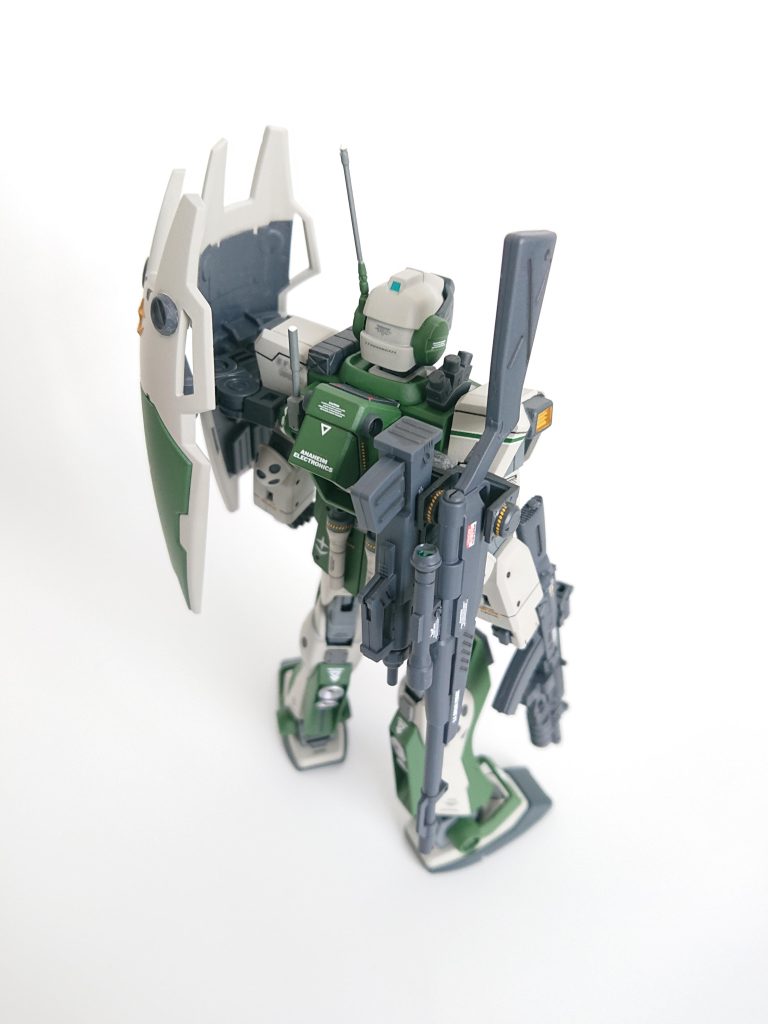 ジムスナイパーIIってイケメンなんですけど、前より後ろのほうがカッコイイと思っちゃいます。初めて後ろの方がデカール多くなりました。w