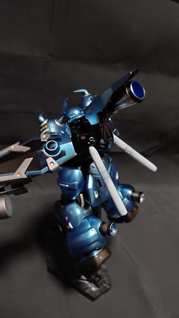 一般機用のシールドに大きめのバーニア、足のバーニアもビルダーズパーツへ変更しプロペラントタンク2本で高機動型っぽくしてます。