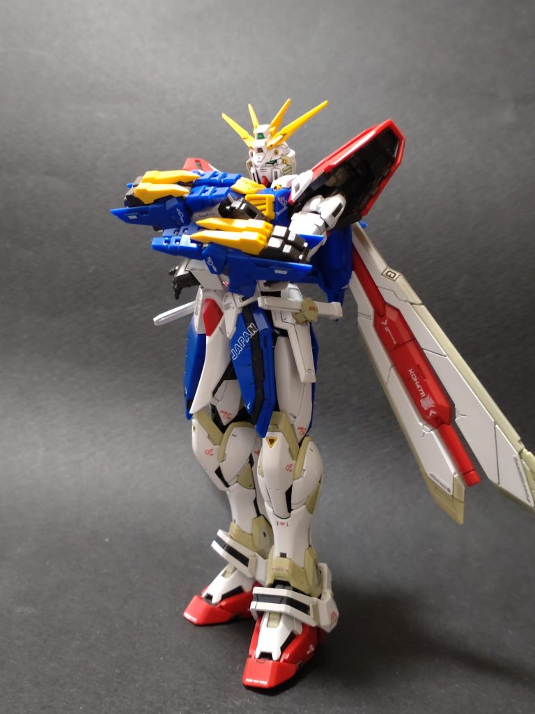 適当でもバシッとポーズが決まる気持ちよさ！イメージは国家の威信をかけたMFということで、ユニホームもしくはスーパーカーです。となると光沢かつ清潔感を大事に仕上げました。