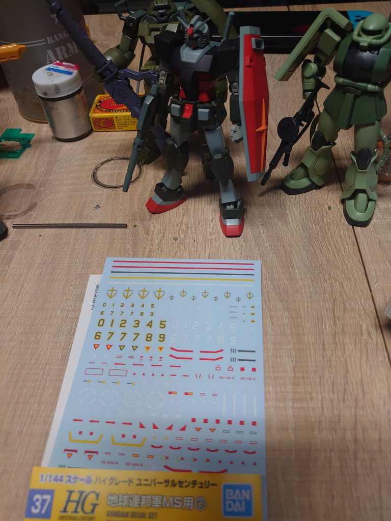 デカールは地球連邦軍MS用を使用してます