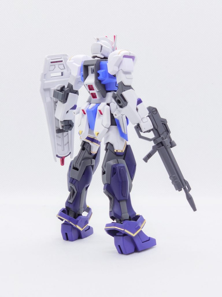 背面はそのままなので色々なストライカーパックを装備することが出来ます。