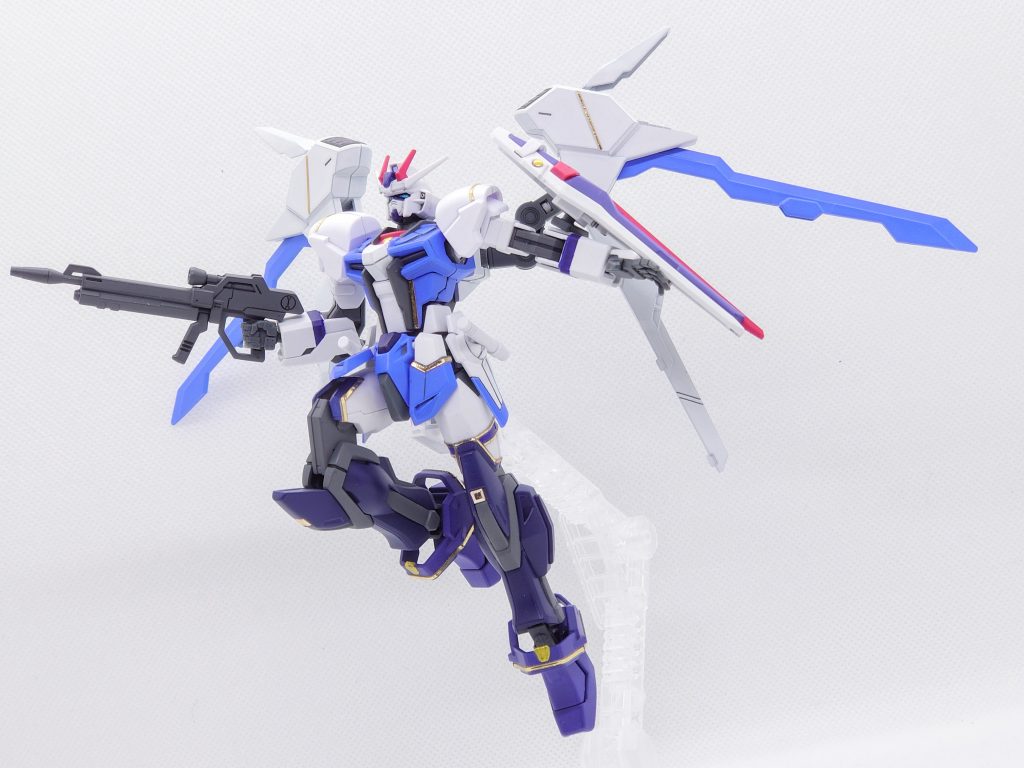 ヴォワチュール・リュミエールを展開して高機動力を得る設定です。