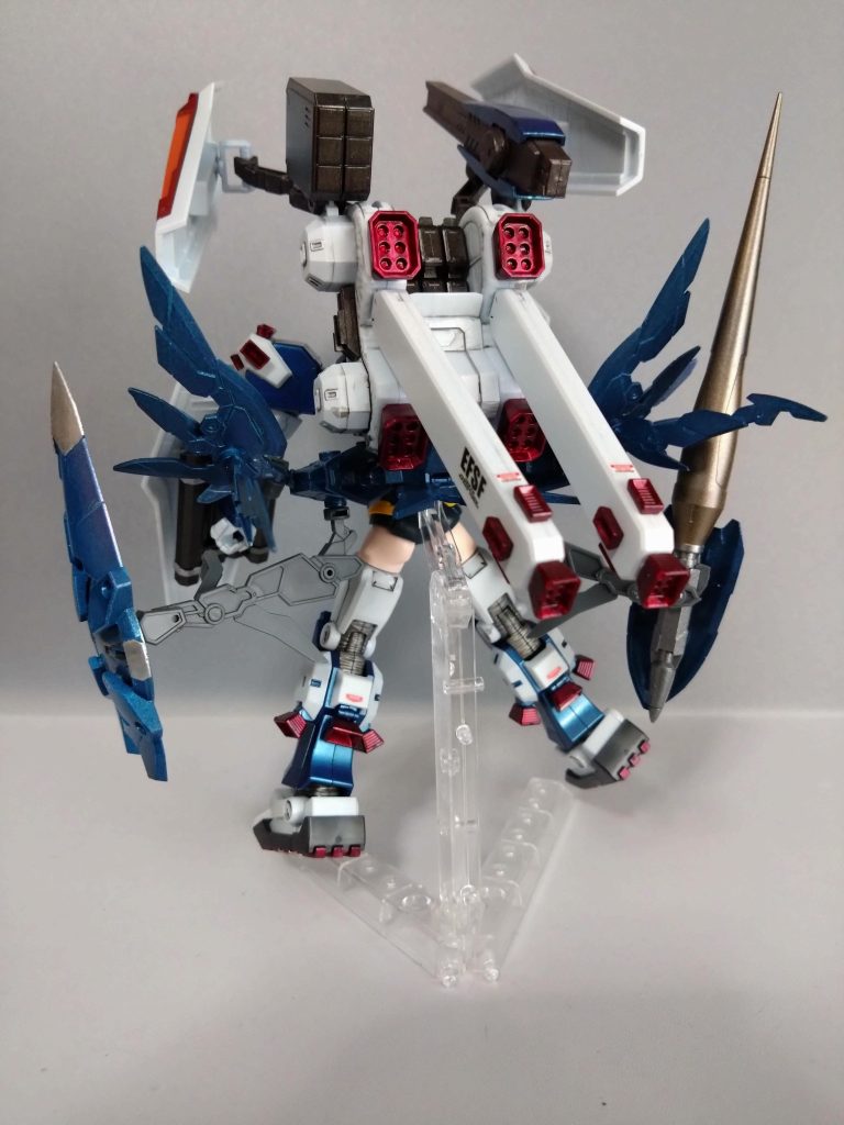 バックショット。簡単制作のお腹パーツなんでチョットイマイチですがまぁこれでいいでしょう。😄