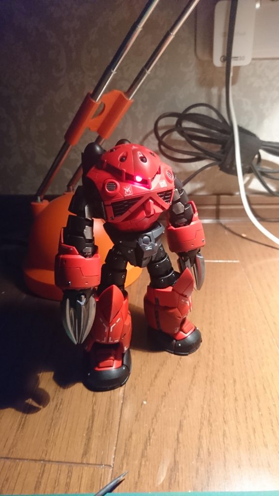 テスト点灯コックピットハッチにボタンを仕込みました。