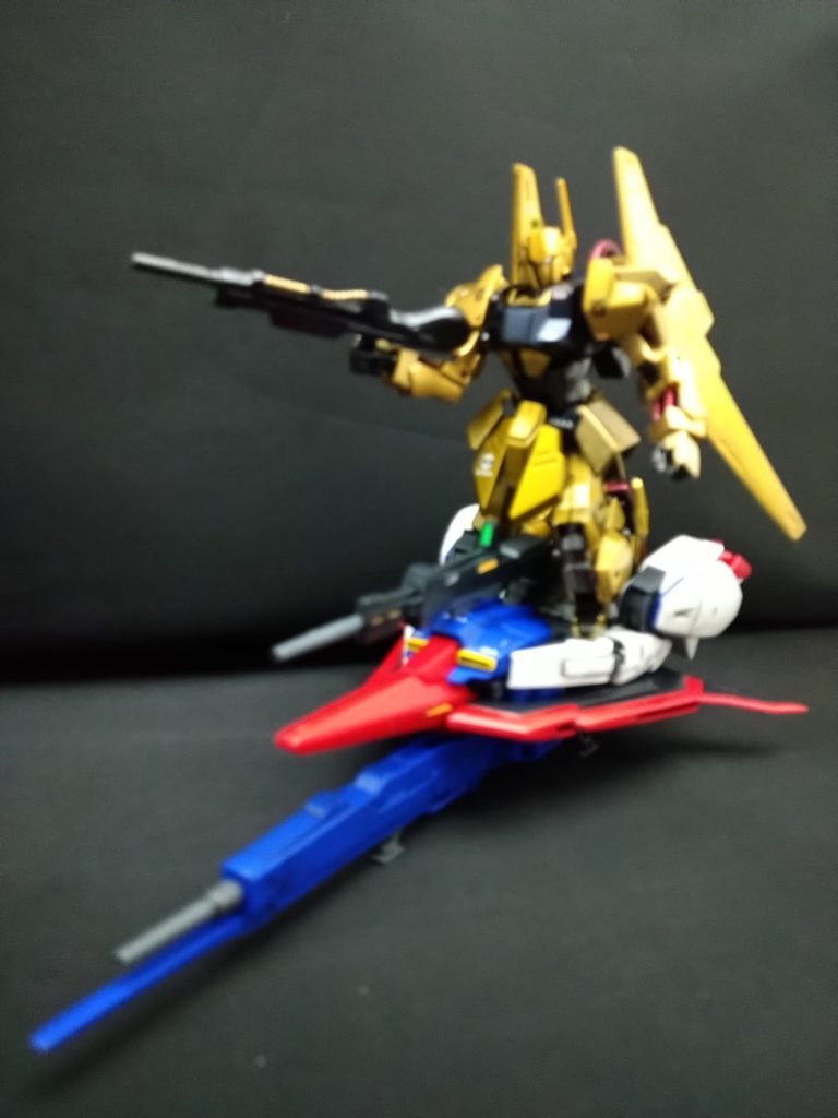 「カミーユ君、行けるか？」「ハイ!大尉。大丈夫です」