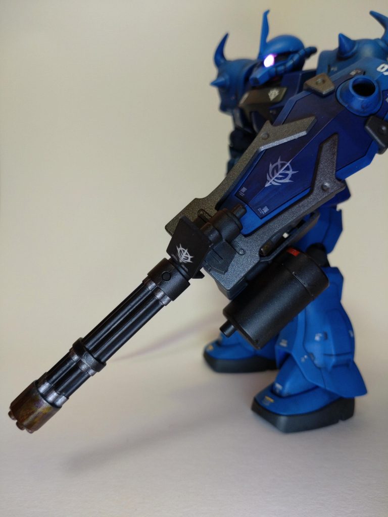 ガトリング砲重そうな感じにしたくて、試行錯誤しました。後、銃身の焼けた感じも頑張ってみました。