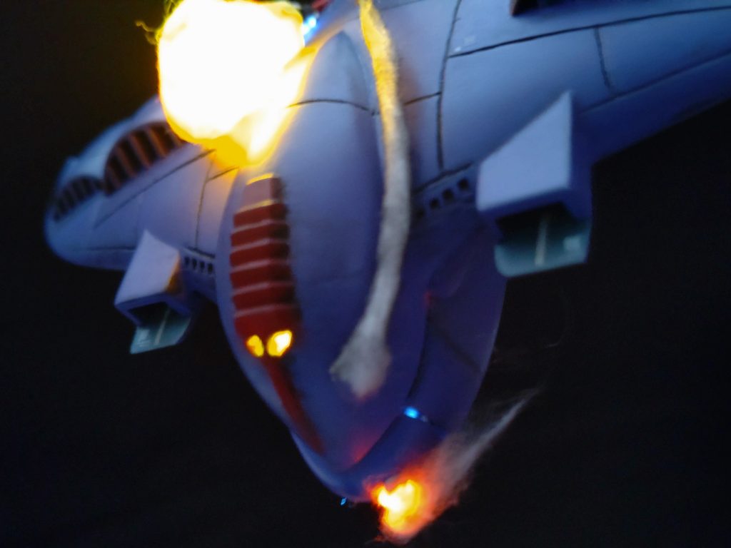 「180度回頭だ!ガ、ガウを木馬にぶつけてやる!」「私とてザビ家の男だ、無駄死にはしない!」「ジオン公国に栄光あれーっ!!!」って、結構ガルマって、男らしいんだよねぇ。