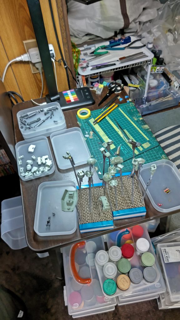 組むだけなら、組むのが初めてでもなれている方なら1時間あれば十分と感じるほど組みやすいです。