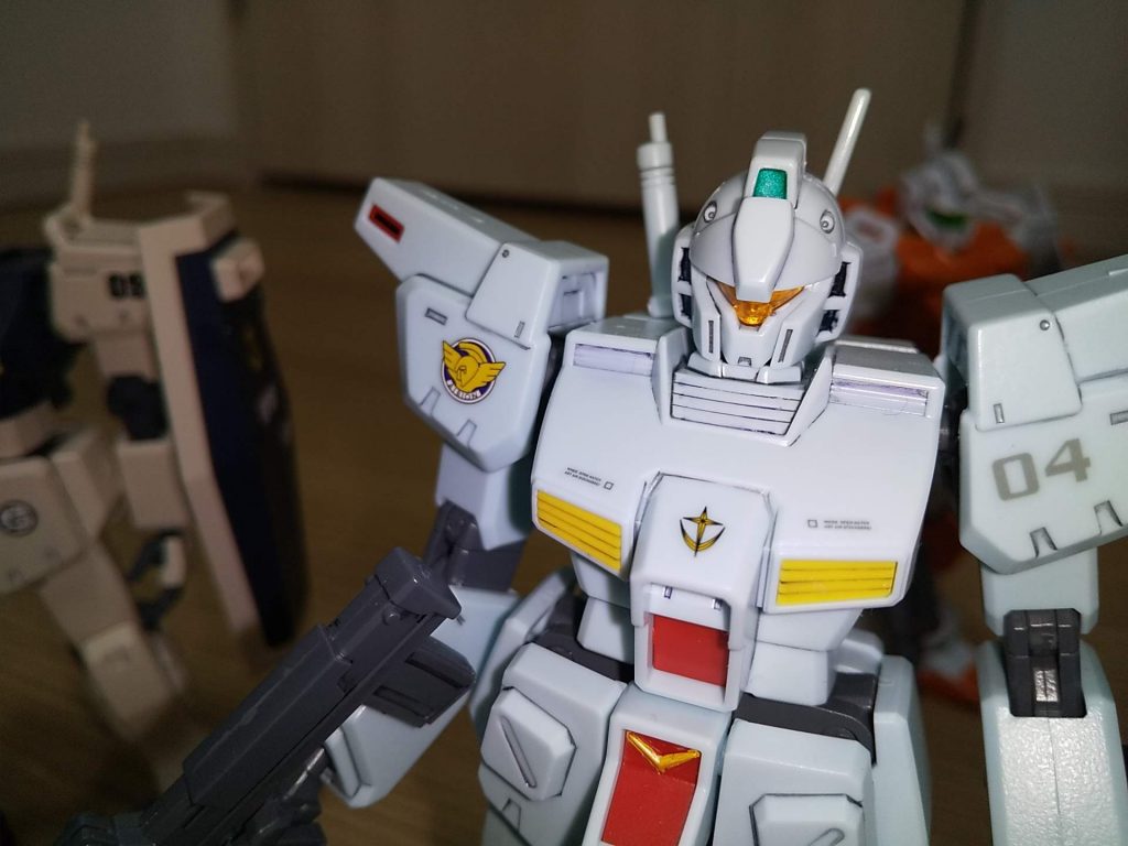 メインカメラの奥は銀で塗っています。頭頂部のセンサーは下地が水性ホビーカラーの銀に、シタデルカラー(コントラスト)のAETERMATIC BLUEで染め塗り。